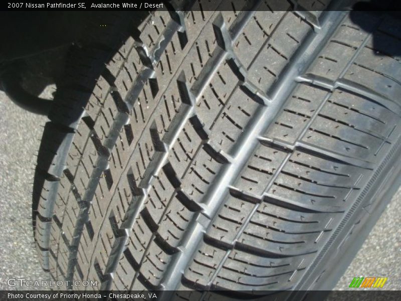 Avalanche White / Desert 2007 Nissan Pathfinder SE