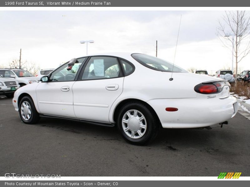 Vibrant White / Medium Prairie Tan 1998 Ford Taurus SE