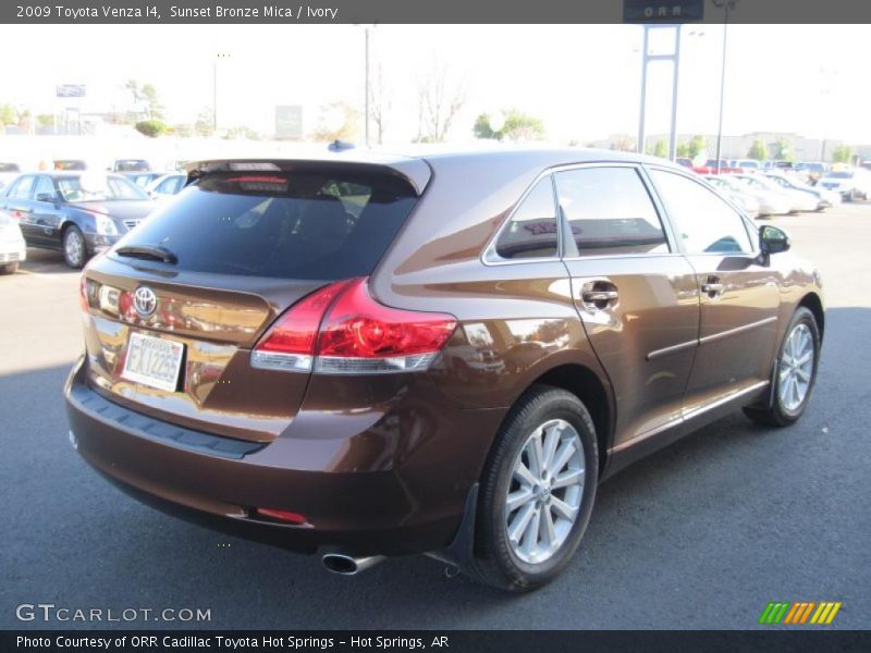 Sunset Bronze Mica / Ivory 2009 Toyota Venza I4