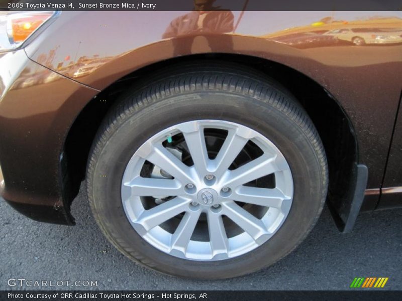 Sunset Bronze Mica / Ivory 2009 Toyota Venza I4