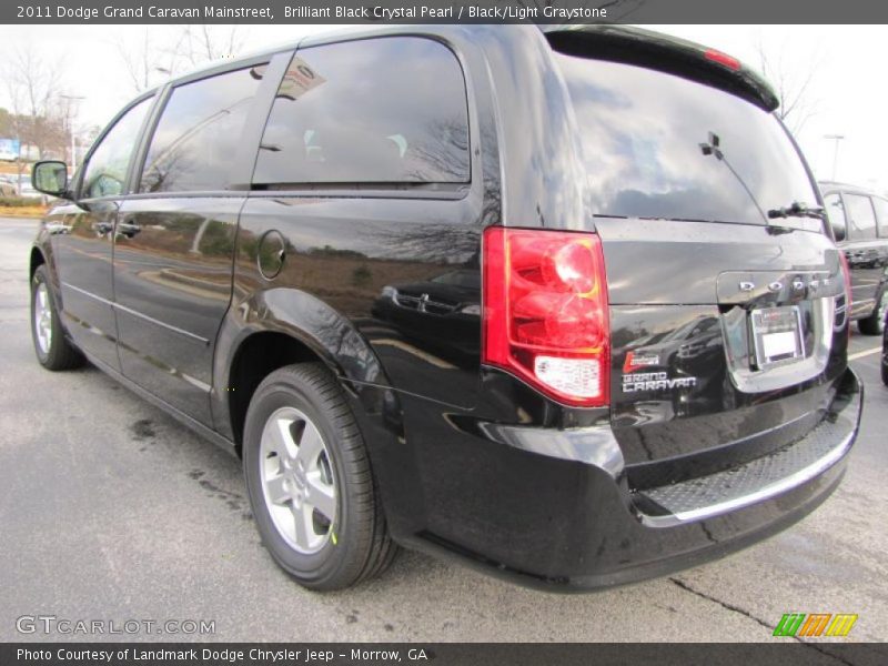 Brilliant Black Crystal Pearl / Black/Light Graystone 2011 Dodge Grand Caravan Mainstreet