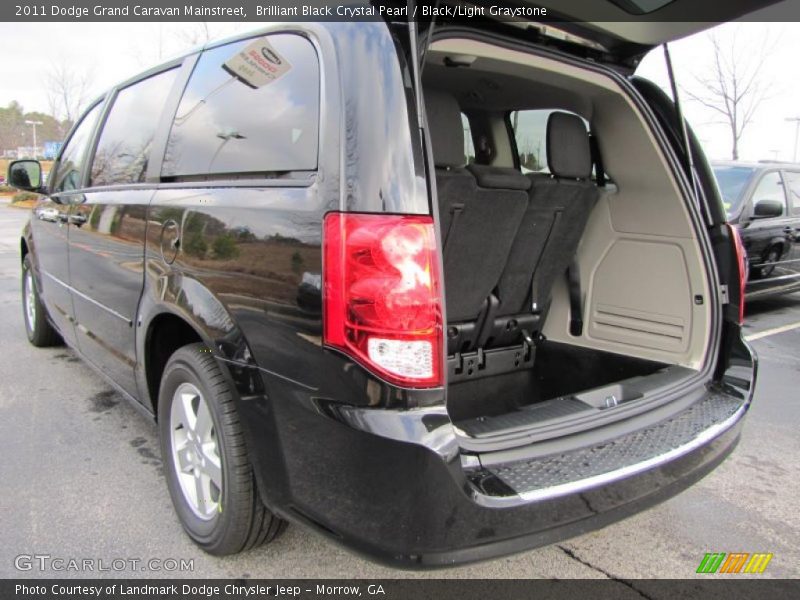 Brilliant Black Crystal Pearl / Black/Light Graystone 2011 Dodge Grand Caravan Mainstreet