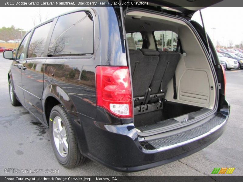  2011 Grand Caravan Mainstreet Trunk