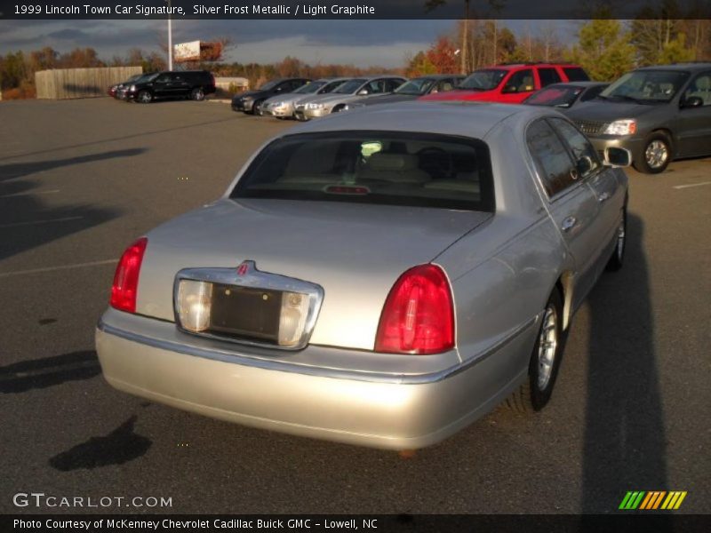 Silver Frost Metallic / Light Graphite 1999 Lincoln Town Car Signature