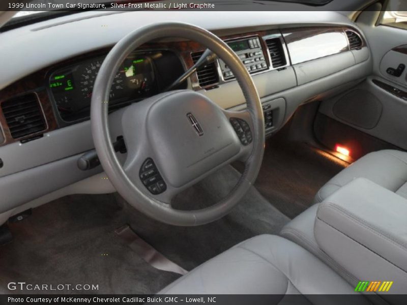 Silver Frost Metallic / Light Graphite 1999 Lincoln Town Car Signature