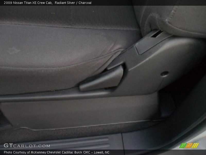 Radiant Silver / Charcoal 2009 Nissan Titan XE Crew Cab