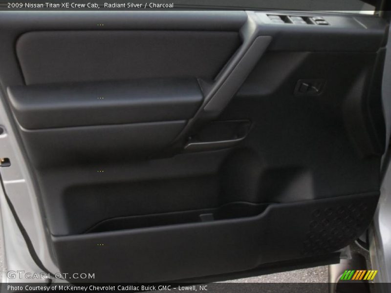 Radiant Silver / Charcoal 2009 Nissan Titan XE Crew Cab