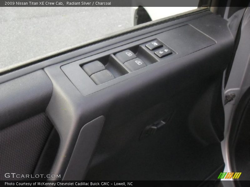 Radiant Silver / Charcoal 2009 Nissan Titan XE Crew Cab