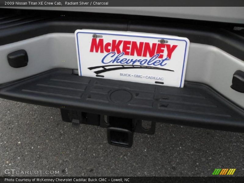Radiant Silver / Charcoal 2009 Nissan Titan XE Crew Cab