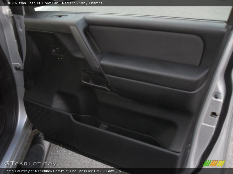 Radiant Silver / Charcoal 2009 Nissan Titan XE Crew Cab