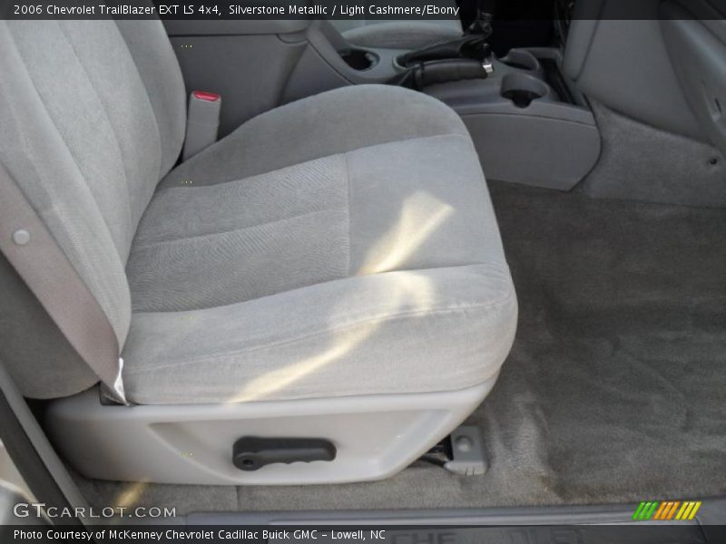 Silverstone Metallic / Light Cashmere/Ebony 2006 Chevrolet TrailBlazer EXT LS 4x4