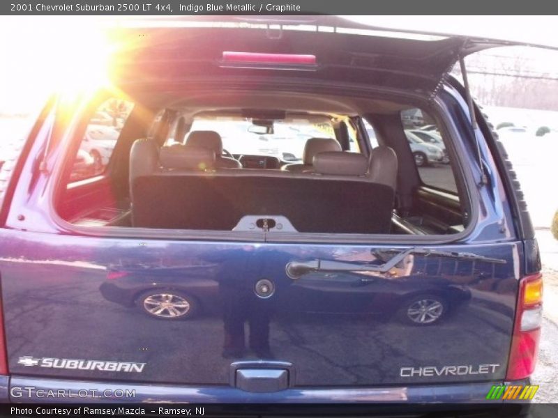 Indigo Blue Metallic / Graphite 2001 Chevrolet Suburban 2500 LT 4x4