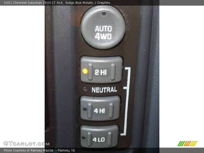 Controls of 2001 Suburban 2500 LT 4x4