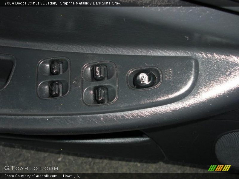 Graphite Metallic / Dark Slate Gray 2004 Dodge Stratus SE Sedan