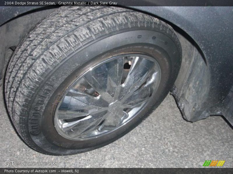 Graphite Metallic / Dark Slate Gray 2004 Dodge Stratus SE Sedan