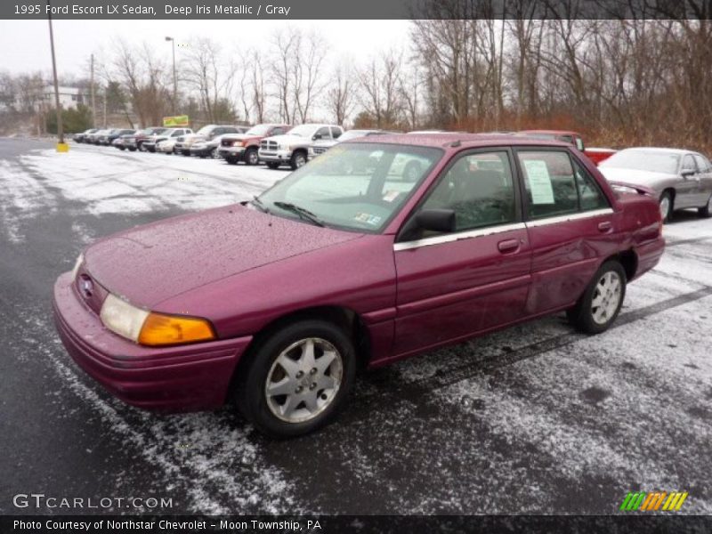 Front 3/4 View of 1995 Escort LX Sedan