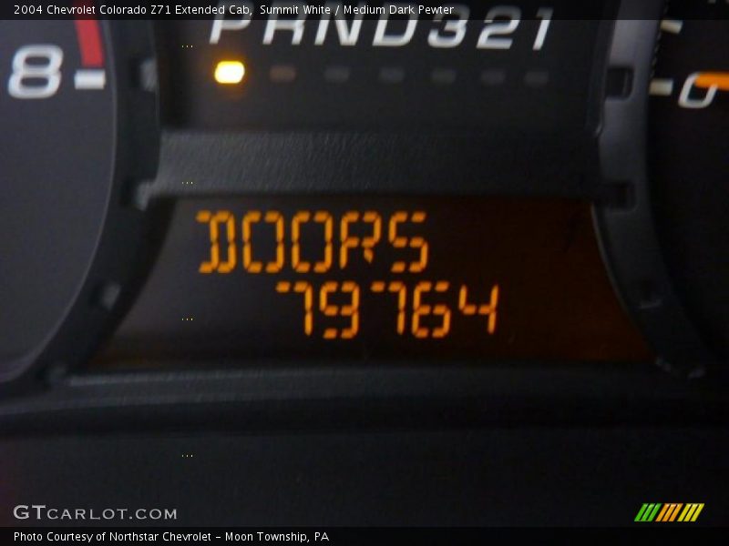 Summit White / Medium Dark Pewter 2004 Chevrolet Colorado Z71 Extended Cab