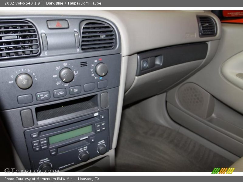 Dark Blue / Taupe/Light Taupe 2002 Volvo S40 1.9T