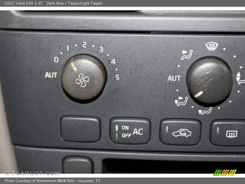 Dark Blue / Taupe/Light Taupe 2002 Volvo S40 1.9T