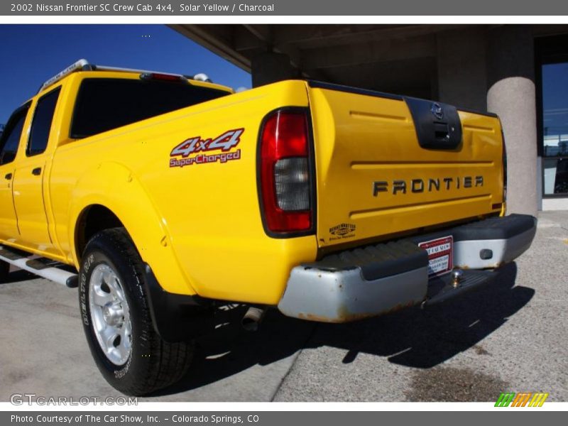 Solar Yellow / Charcoal 2002 Nissan Frontier SC Crew Cab 4x4