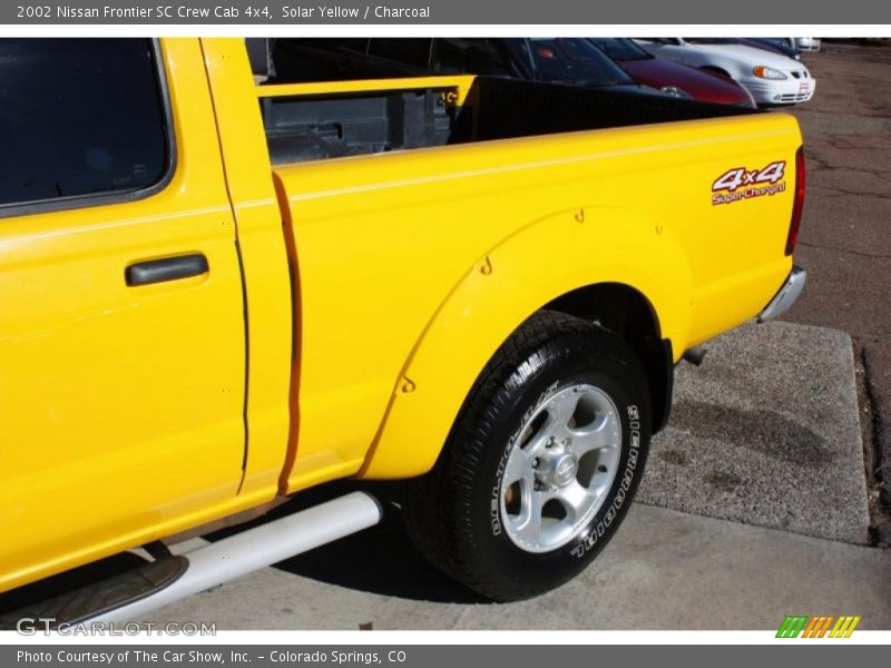 Solar Yellow / Charcoal 2002 Nissan Frontier SC Crew Cab 4x4