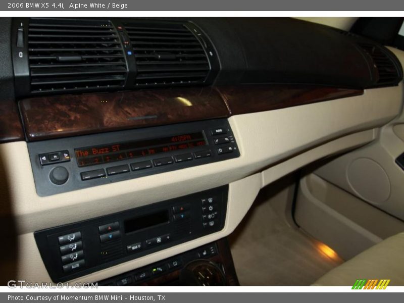 Alpine White / Beige 2006 BMW X5 4.4i