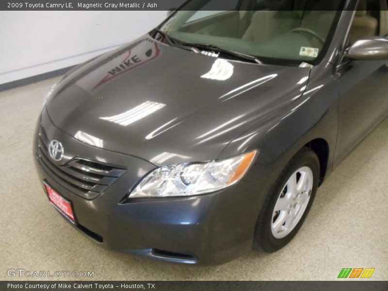 Magnetic Gray Metallic / Ash 2009 Toyota Camry LE