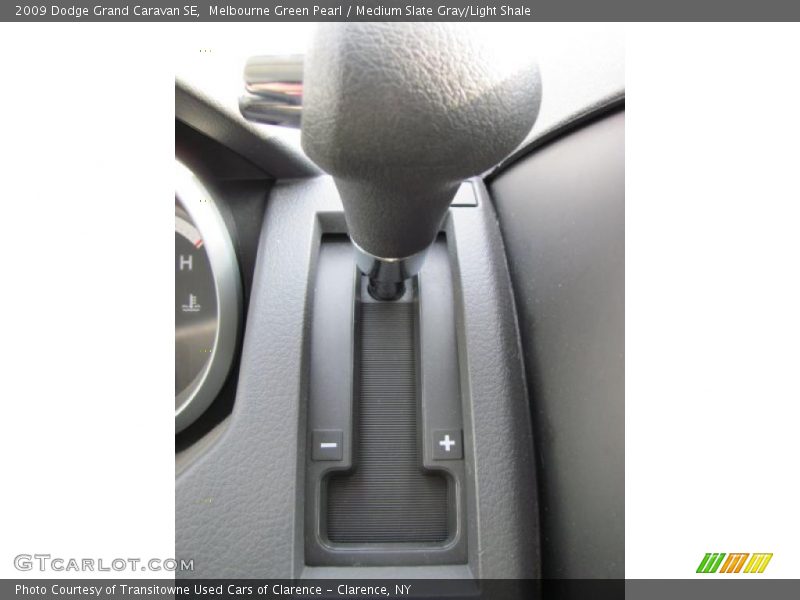 Melbourne Green Pearl / Medium Slate Gray/Light Shale 2009 Dodge Grand Caravan SE
