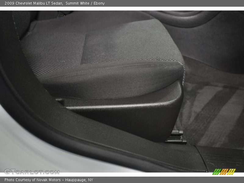 Summit White / Ebony 2009 Chevrolet Malibu LT Sedan