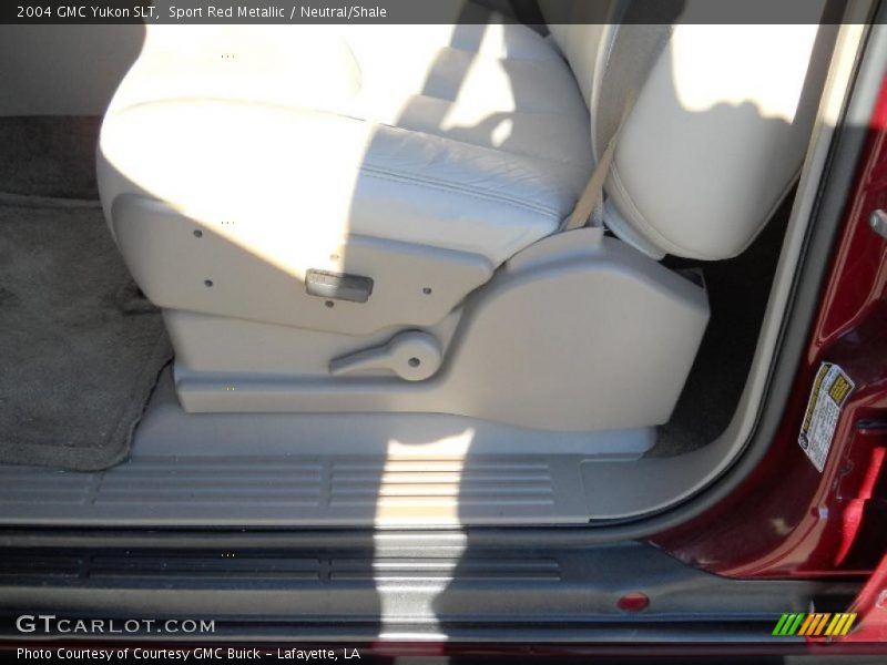 Sport Red Metallic / Neutral/Shale 2004 GMC Yukon SLT