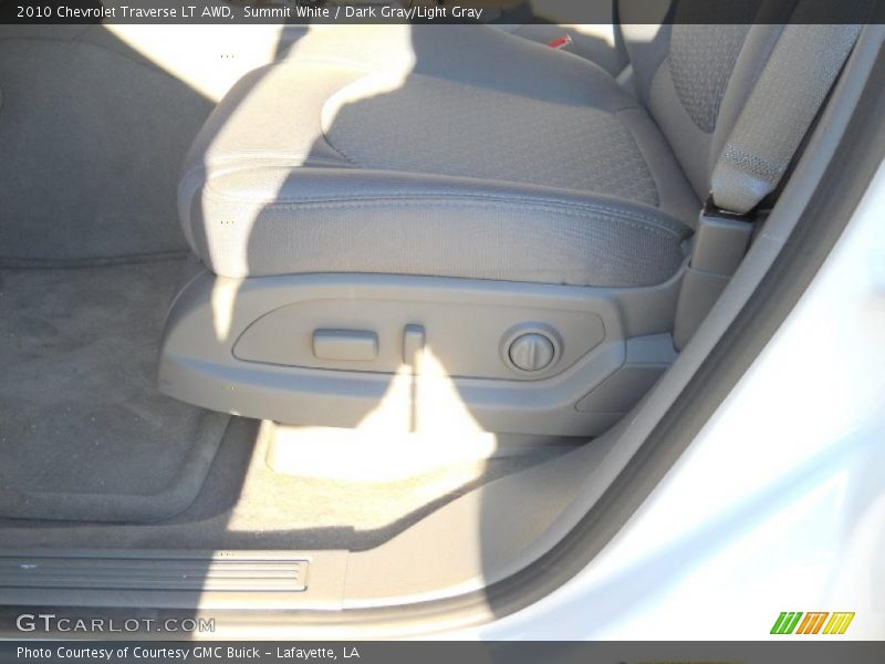 Summit White / Dark Gray/Light Gray 2010 Chevrolet Traverse LT AWD