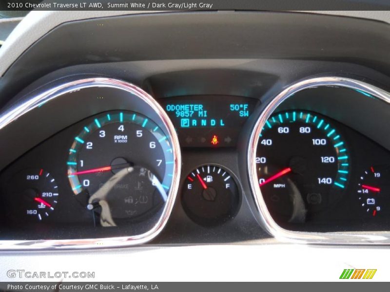 Summit White / Dark Gray/Light Gray 2010 Chevrolet Traverse LT AWD