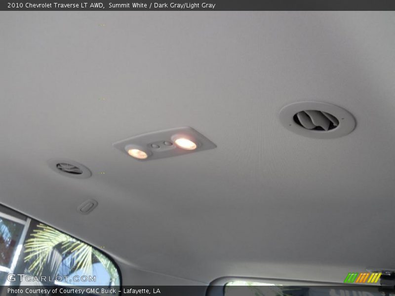 Summit White / Dark Gray/Light Gray 2010 Chevrolet Traverse LT AWD