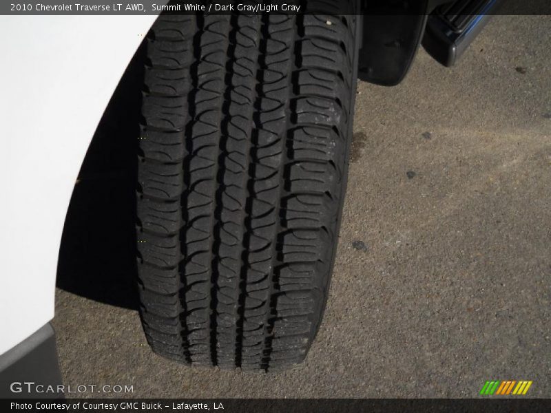 Summit White / Dark Gray/Light Gray 2010 Chevrolet Traverse LT AWD