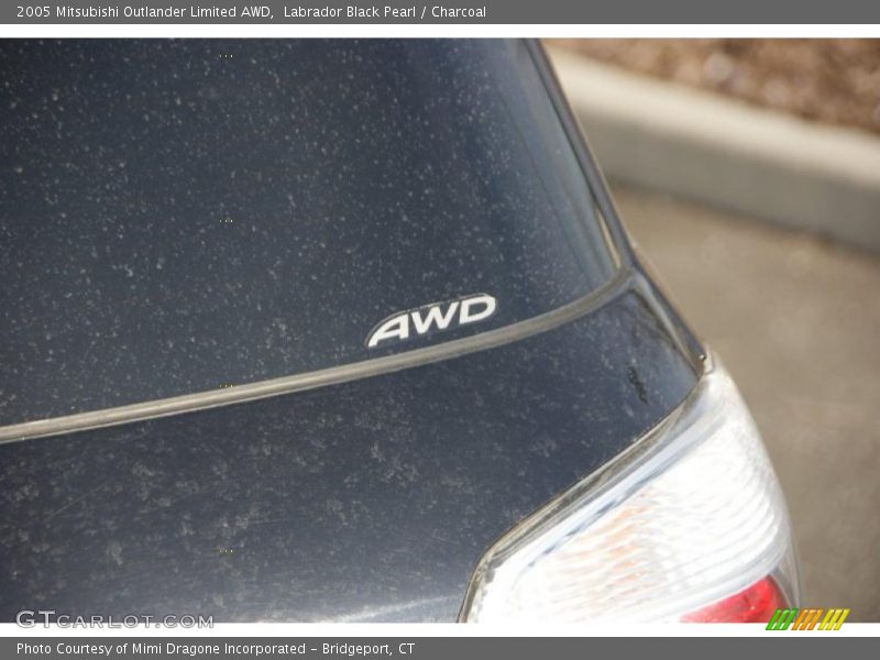 Labrador Black Pearl / Charcoal 2005 Mitsubishi Outlander Limited AWD