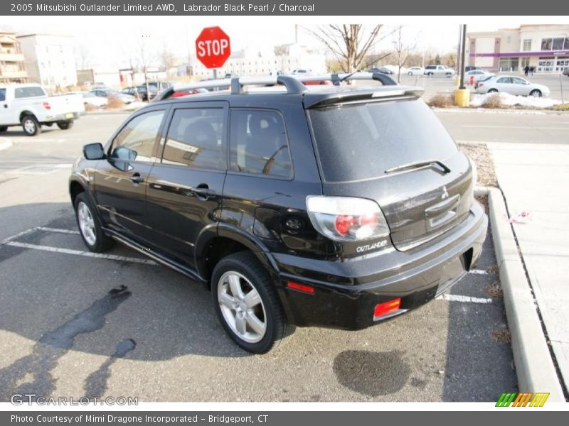 Labrador Black Pearl / Charcoal 2005 Mitsubishi Outlander Limited AWD