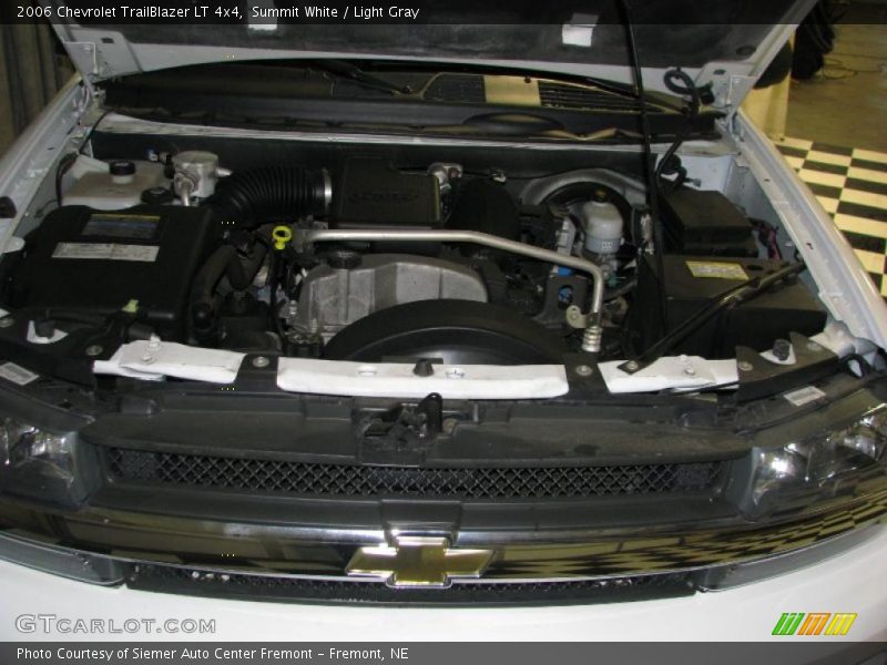 Summit White / Light Gray 2006 Chevrolet TrailBlazer LT 4x4