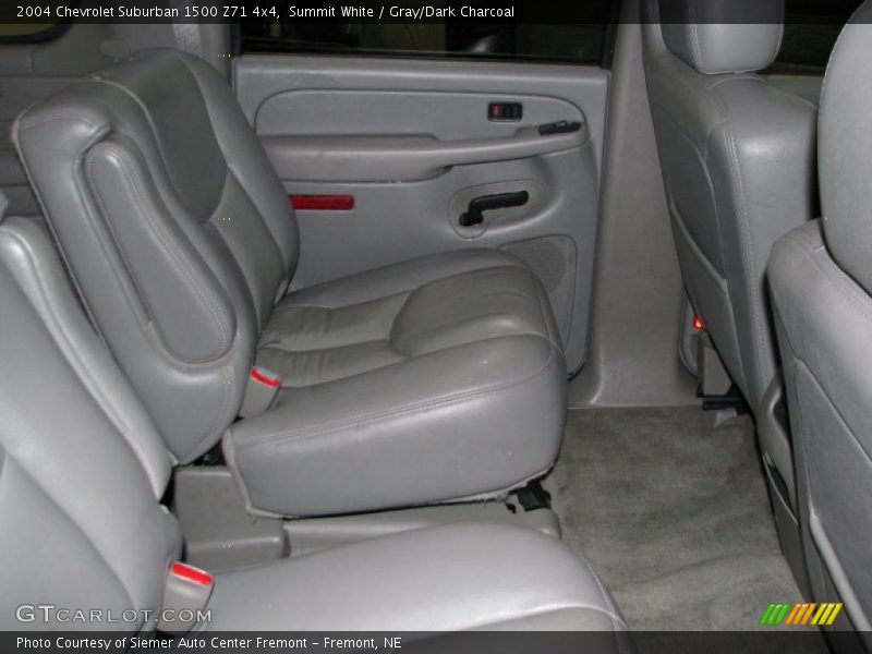 Summit White / Gray/Dark Charcoal 2004 Chevrolet Suburban 1500 Z71 4x4