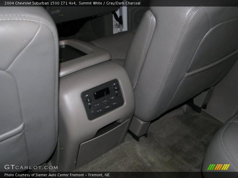 Summit White / Gray/Dark Charcoal 2004 Chevrolet Suburban 1500 Z71 4x4