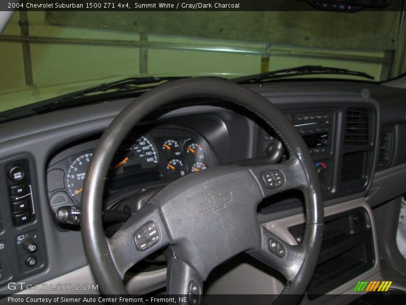 Summit White / Gray/Dark Charcoal 2004 Chevrolet Suburban 1500 Z71 4x4