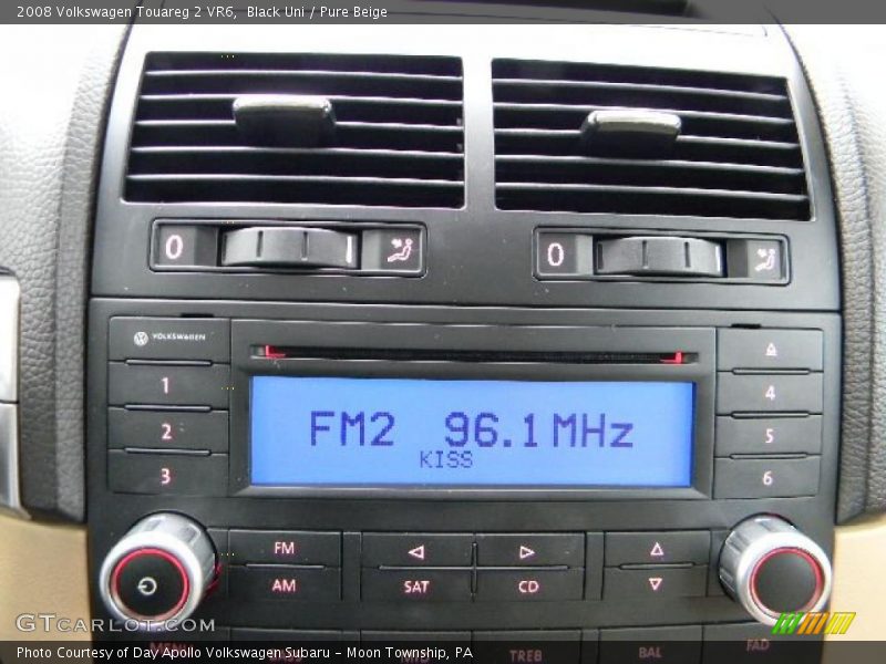 Black Uni / Pure Beige 2008 Volkswagen Touareg 2 VR6