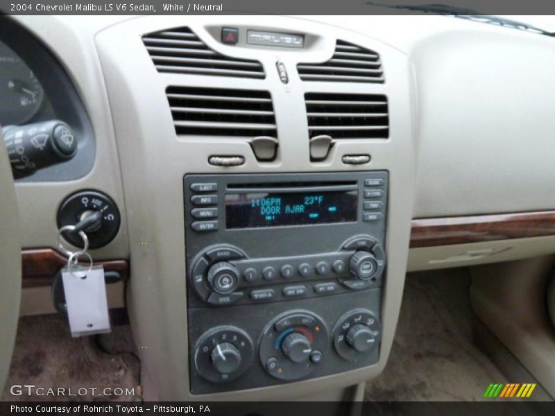 White / Neutral 2004 Chevrolet Malibu LS V6 Sedan