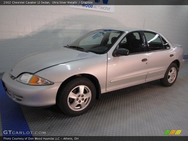 Ultra Silver Metallic / Graphite 2002 Chevrolet Cavalier LS Sedan