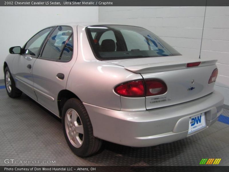 Ultra Silver Metallic / Graphite 2002 Chevrolet Cavalier LS Sedan