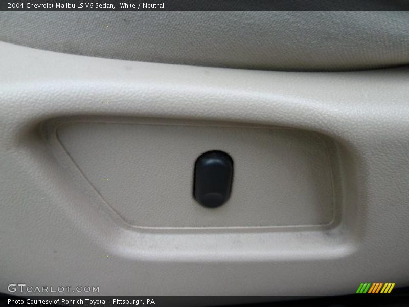 White / Neutral 2004 Chevrolet Malibu LS V6 Sedan