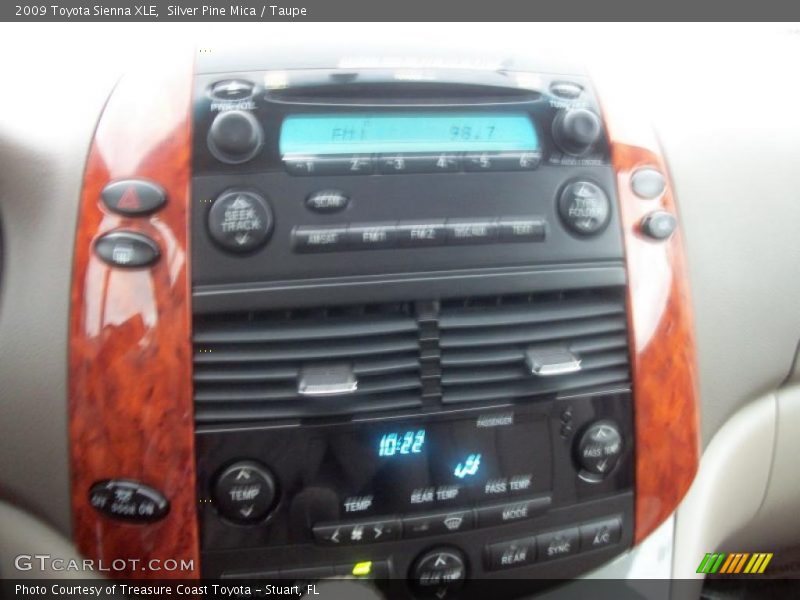 Silver Pine Mica / Taupe 2009 Toyota Sienna XLE