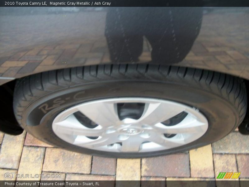 Magnetic Gray Metallic / Ash Gray 2010 Toyota Camry LE