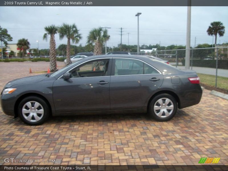 Magnetic Gray Metallic / Ash 2009 Toyota Camry LE