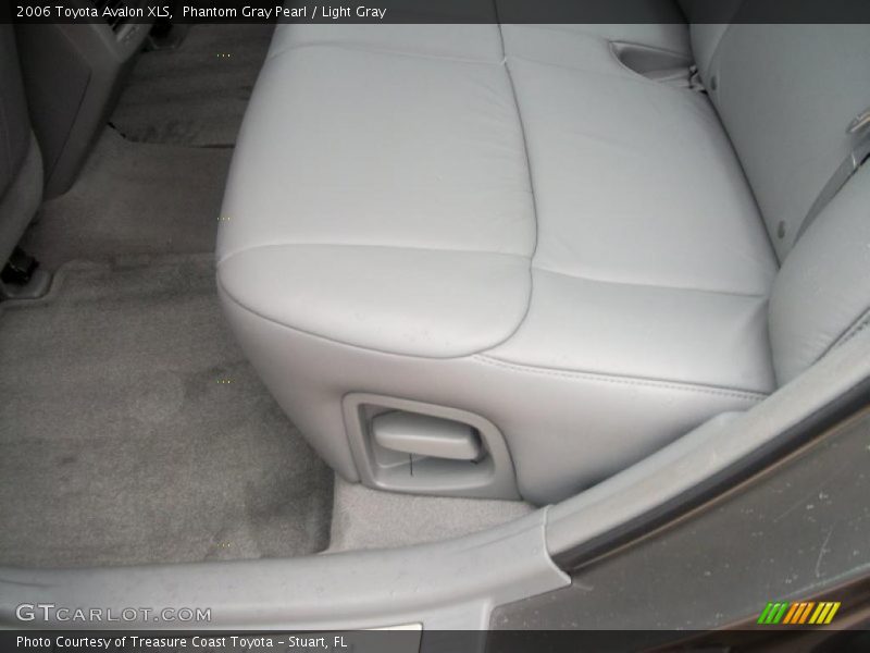 Phantom Gray Pearl / Light Gray 2006 Toyota Avalon XLS