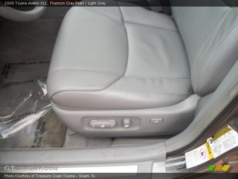 Phantom Gray Pearl / Light Gray 2006 Toyota Avalon XLS